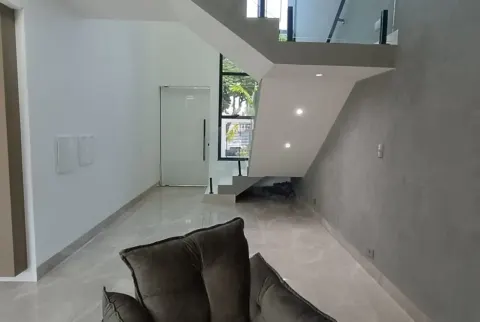 Vende-se casa
