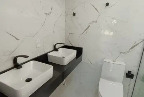 Vende-se casa